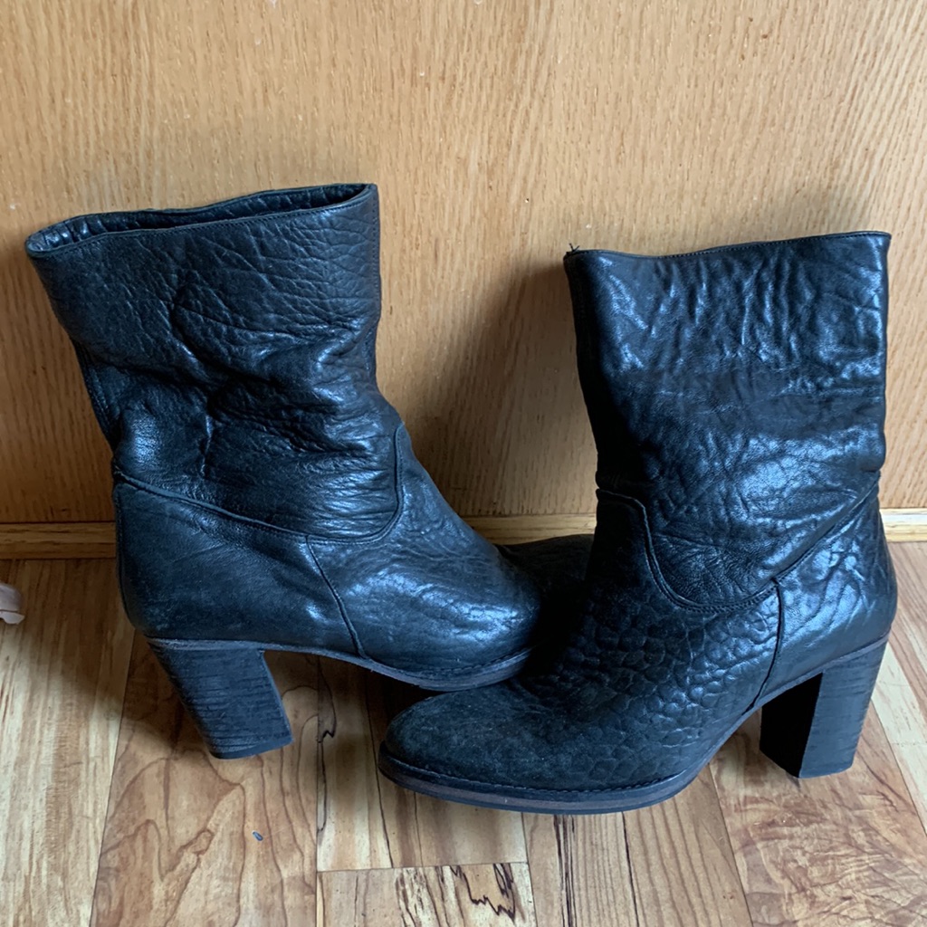 Ras Size 40 / 9 Black Vaquero Calf Leather Boots 3” Heels Slip On Mid Shaft Euc